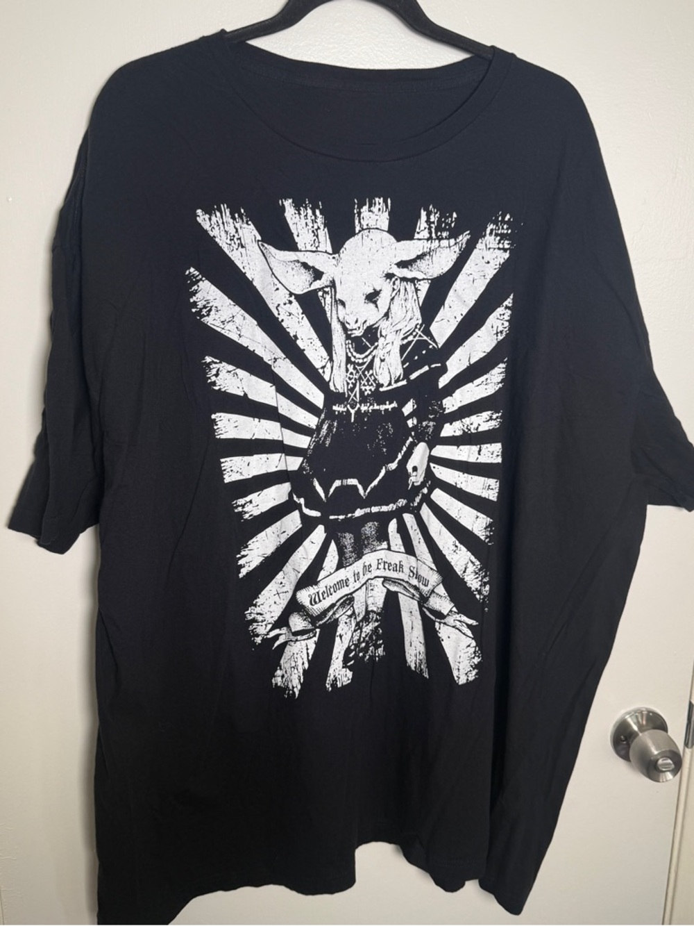 Vampire Freaks Blackwood Graphic Men’s T-Shirt with White Illustration 3XL